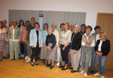 Holger Dabelstein / ASL Ostholstein mit den Damen vom Inner Wheel Club Eutin